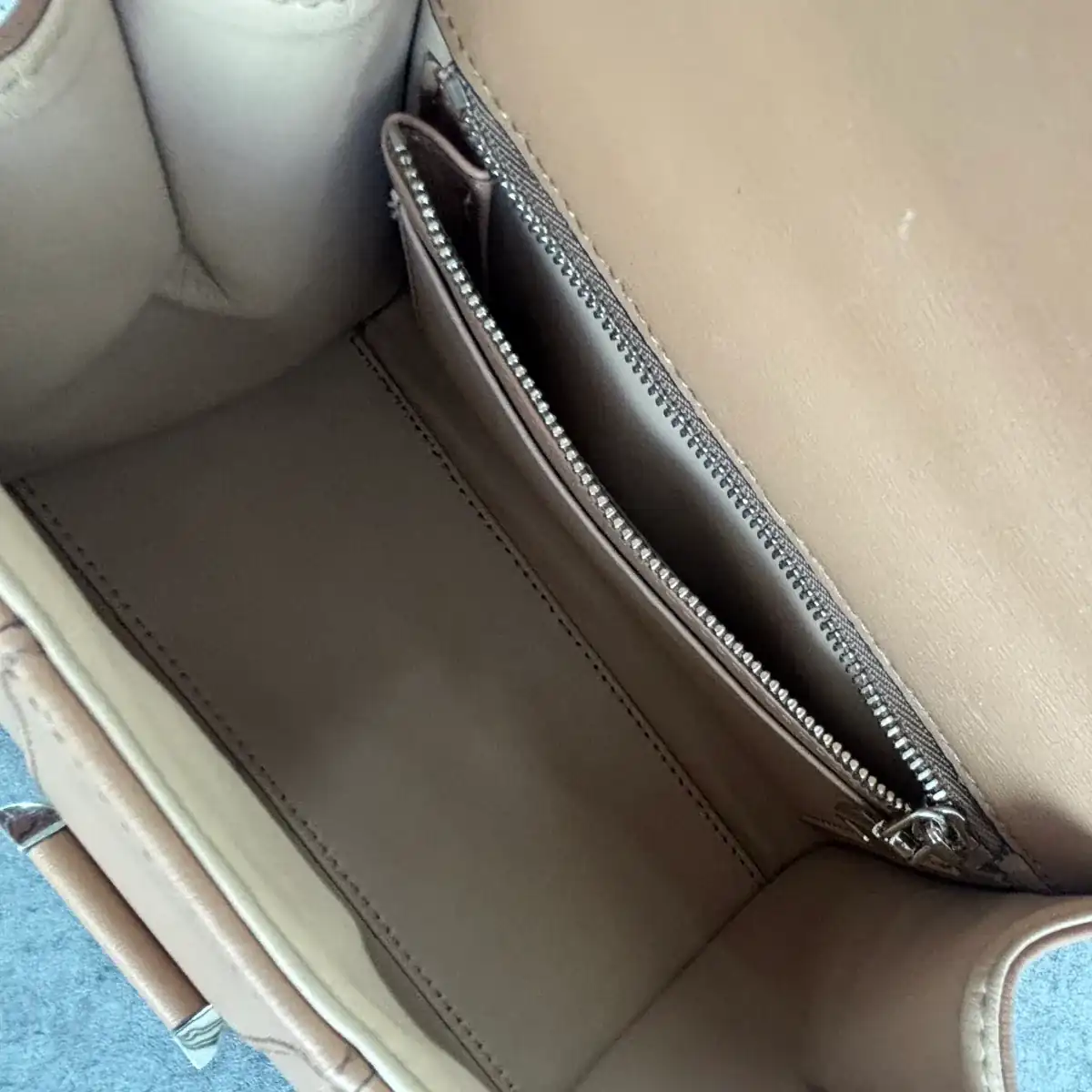 델보 내부 지퍼 추가 리폼 · 디자인 사례 - 작업 후 2