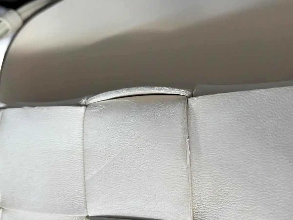 보테가베네타 화이트 타사 재염색 가방 염색 사례 - 작업 전 7