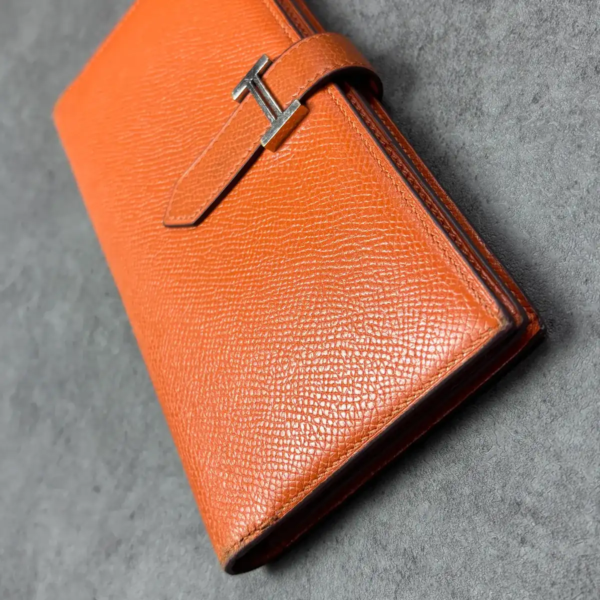 Hermès Béarn wallet, orange — edge paint only — After