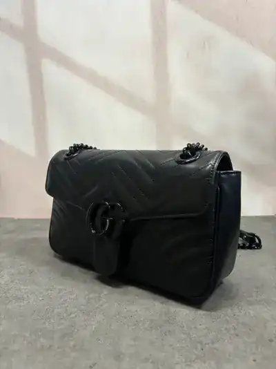 구찌 로고장식 블랙코팅