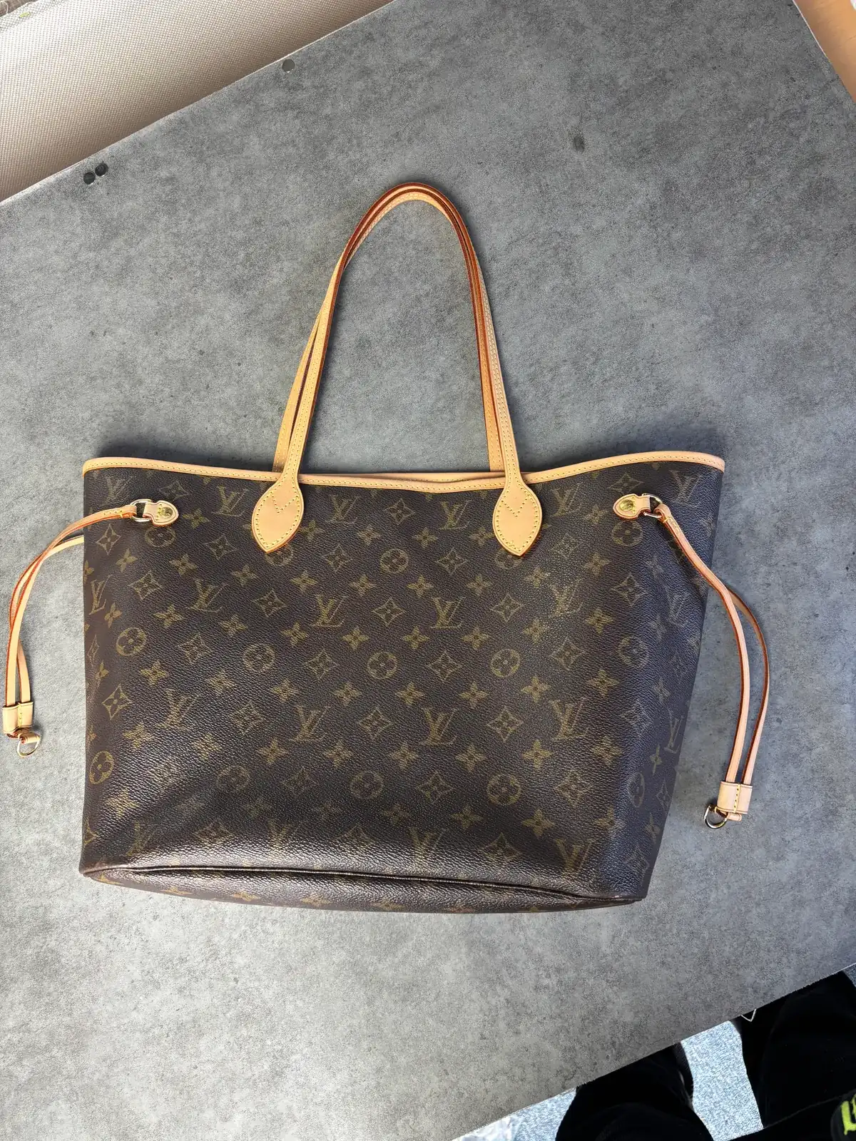 루이비통 네버풀 카우하이드교체 after 16