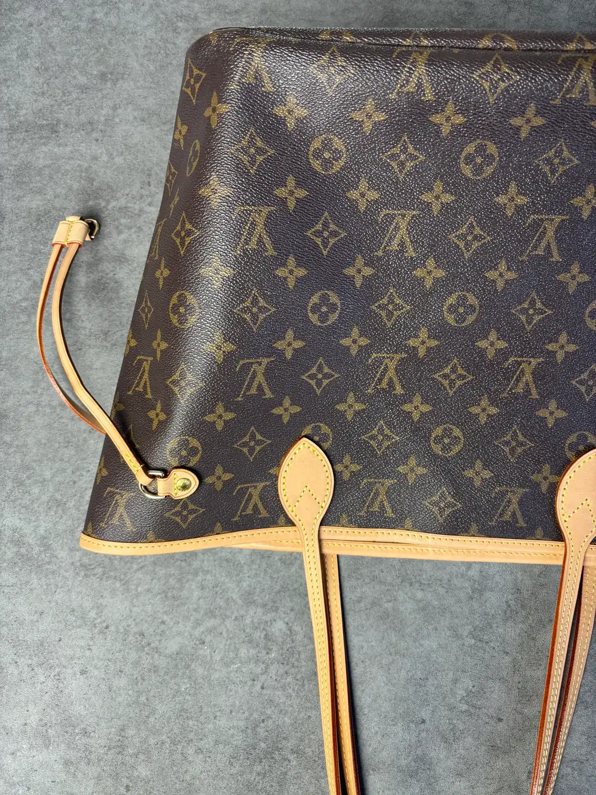 루이비통 네버풀 카우하이드교체 after 10