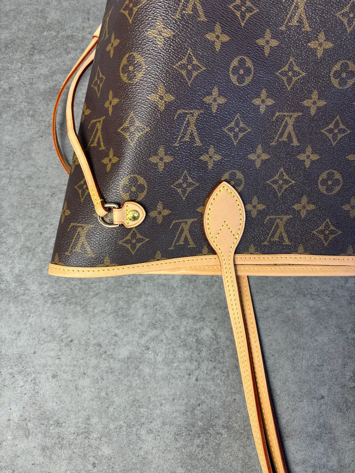 루이비통 네버풀 카우하이드교체 after 11