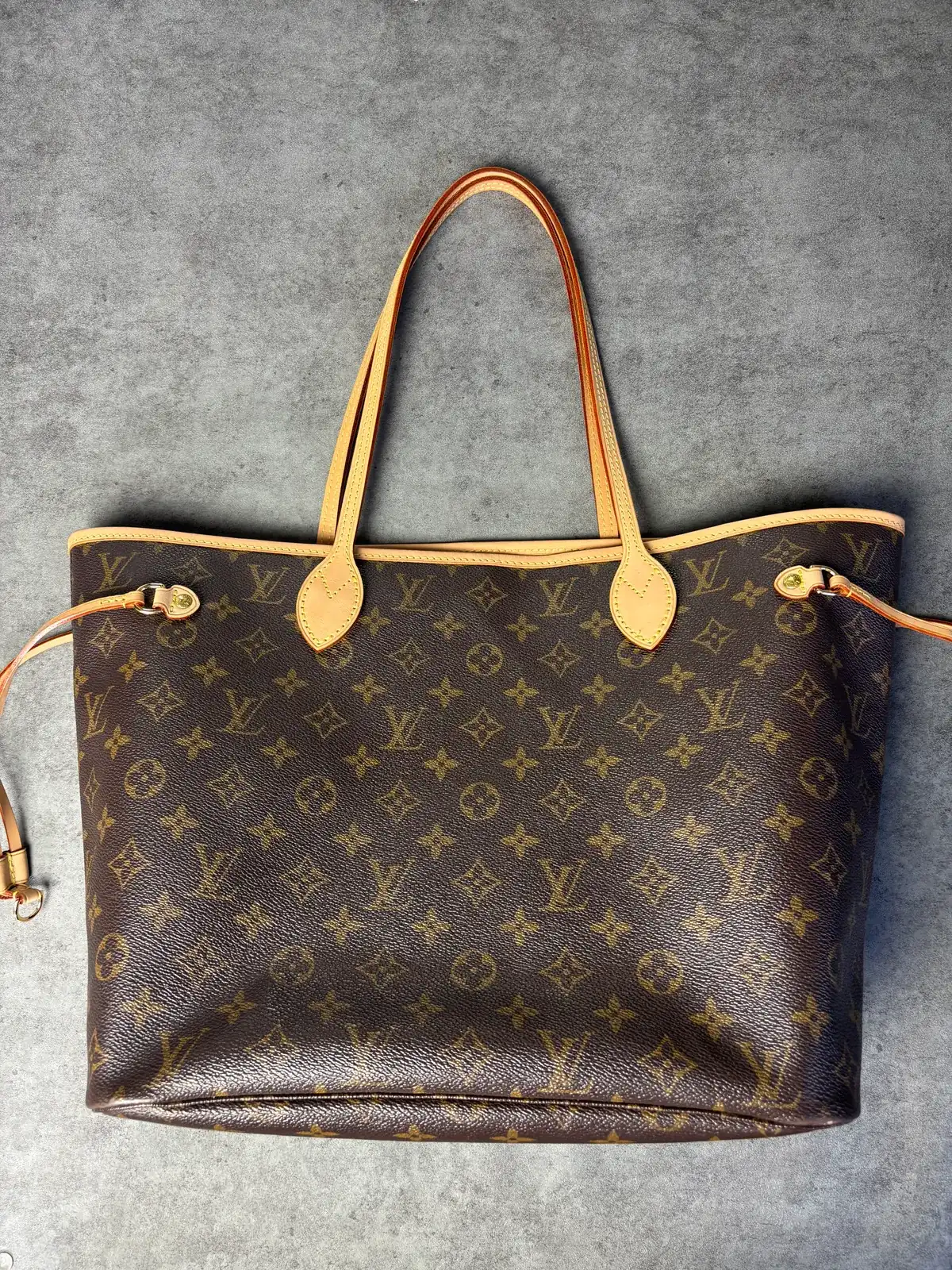 루이비통 네버풀 카우하이드교체 after 15