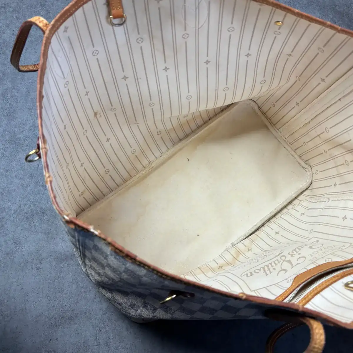 루이비통 네버풀 화이트모노그램 카우하이드교체 before 4