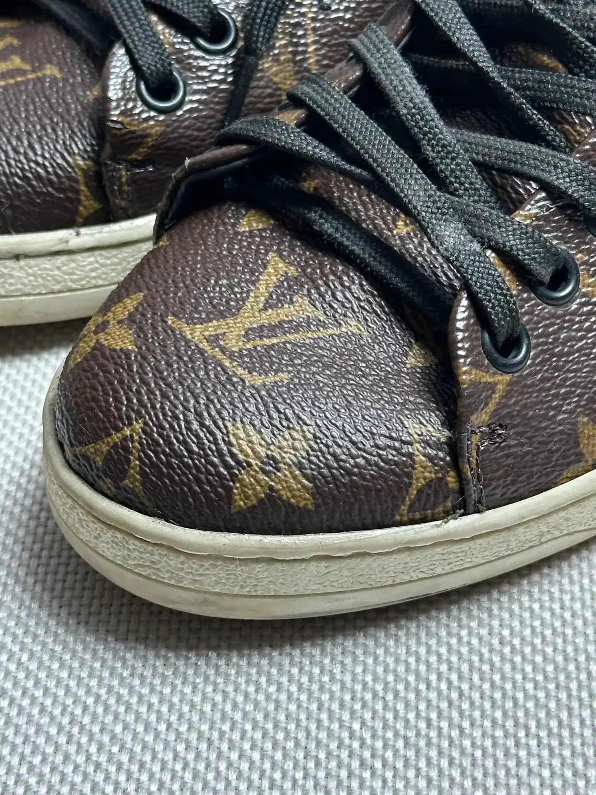 루이비통 스니커즈 가죽교체 after 14