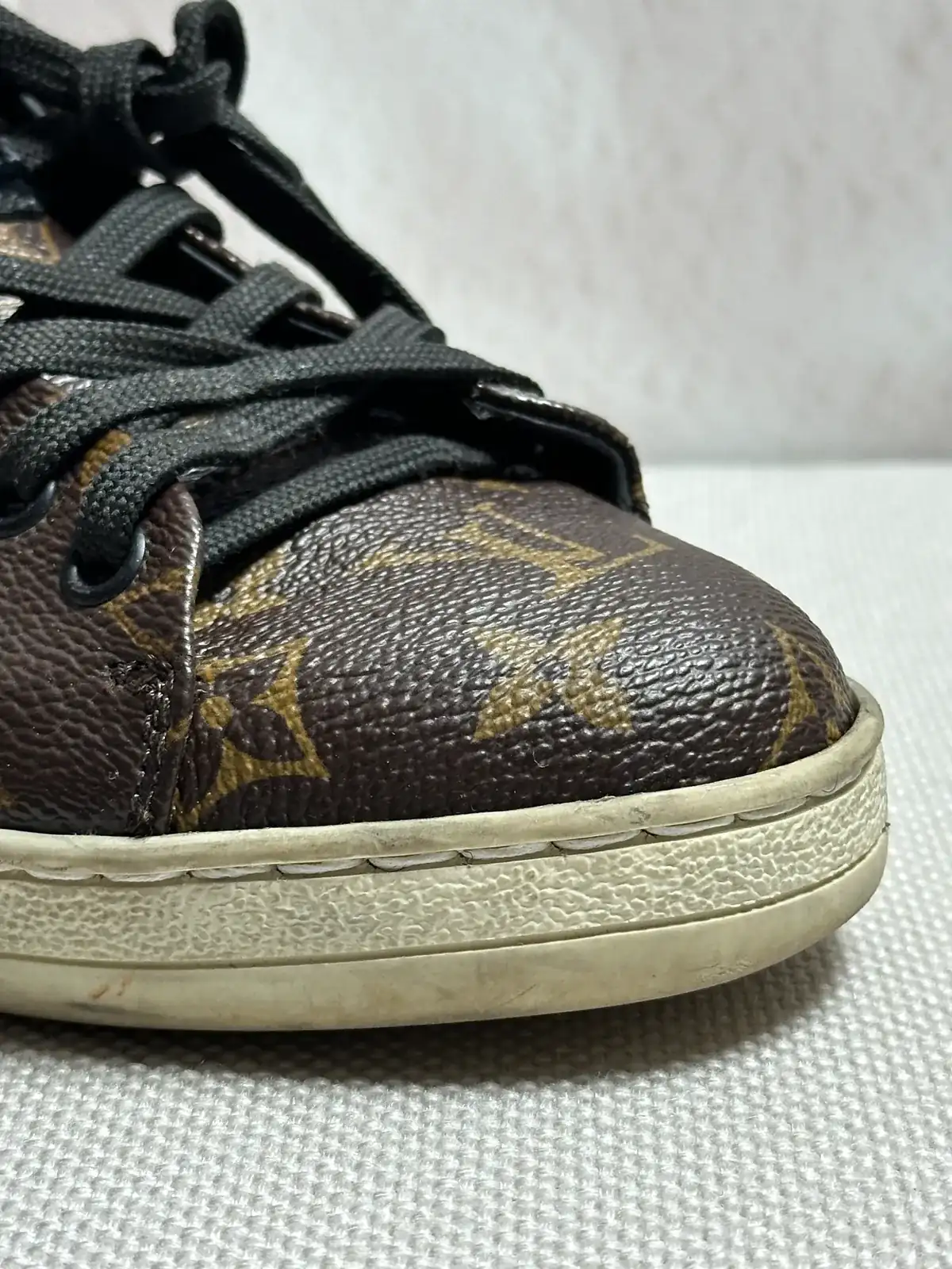 루이비통 스니커즈 가죽교체 after 15