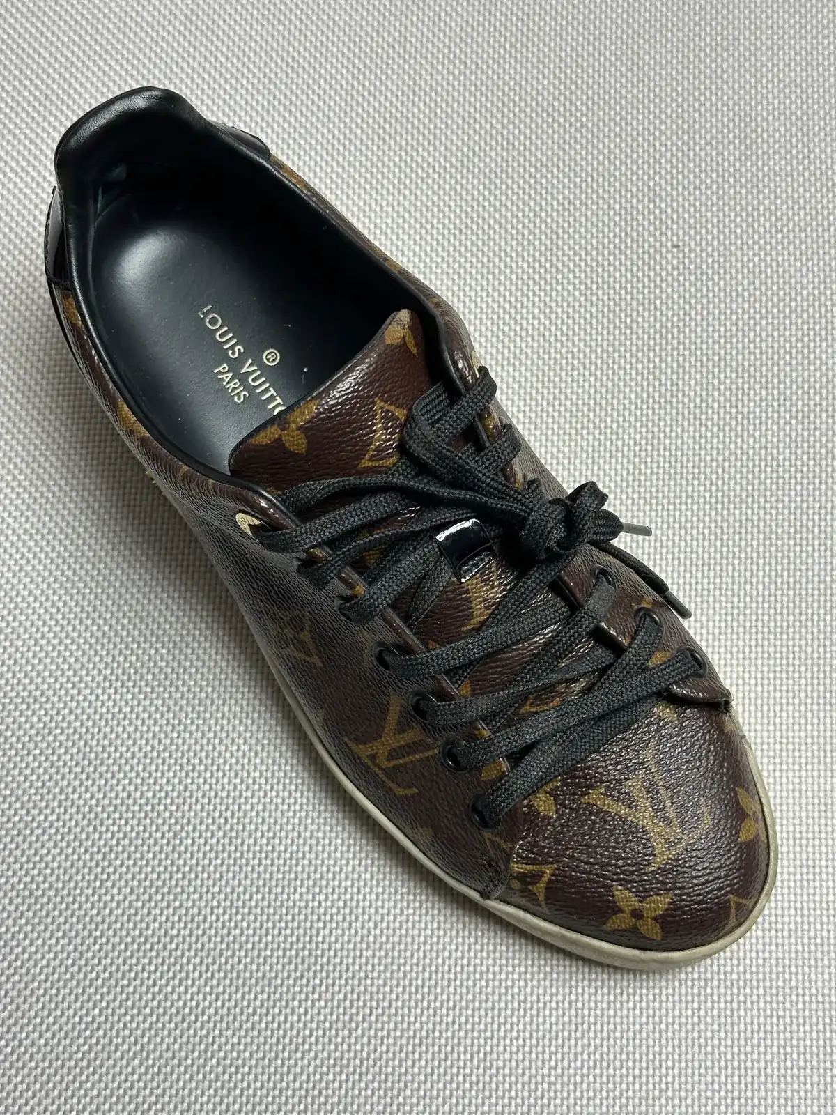 루이비통 스니커즈 가죽교체 after 16