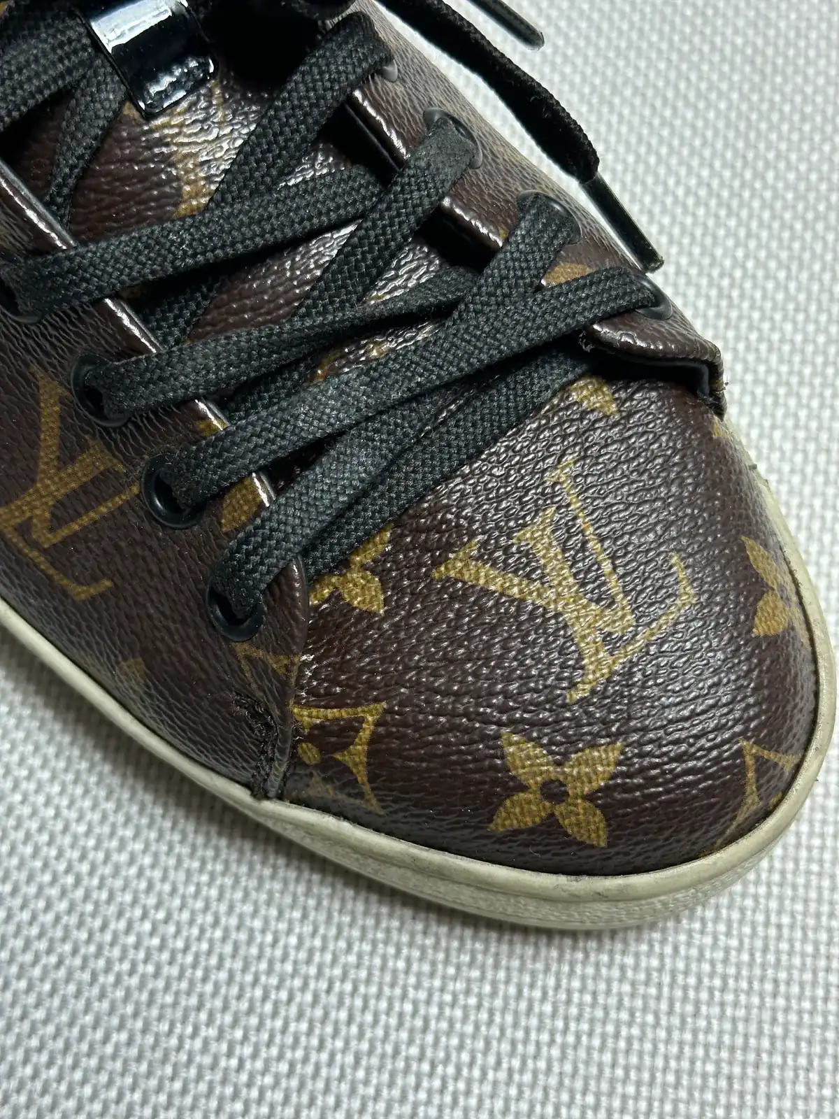 루이비통 스니커즈 가죽교체 after 17
