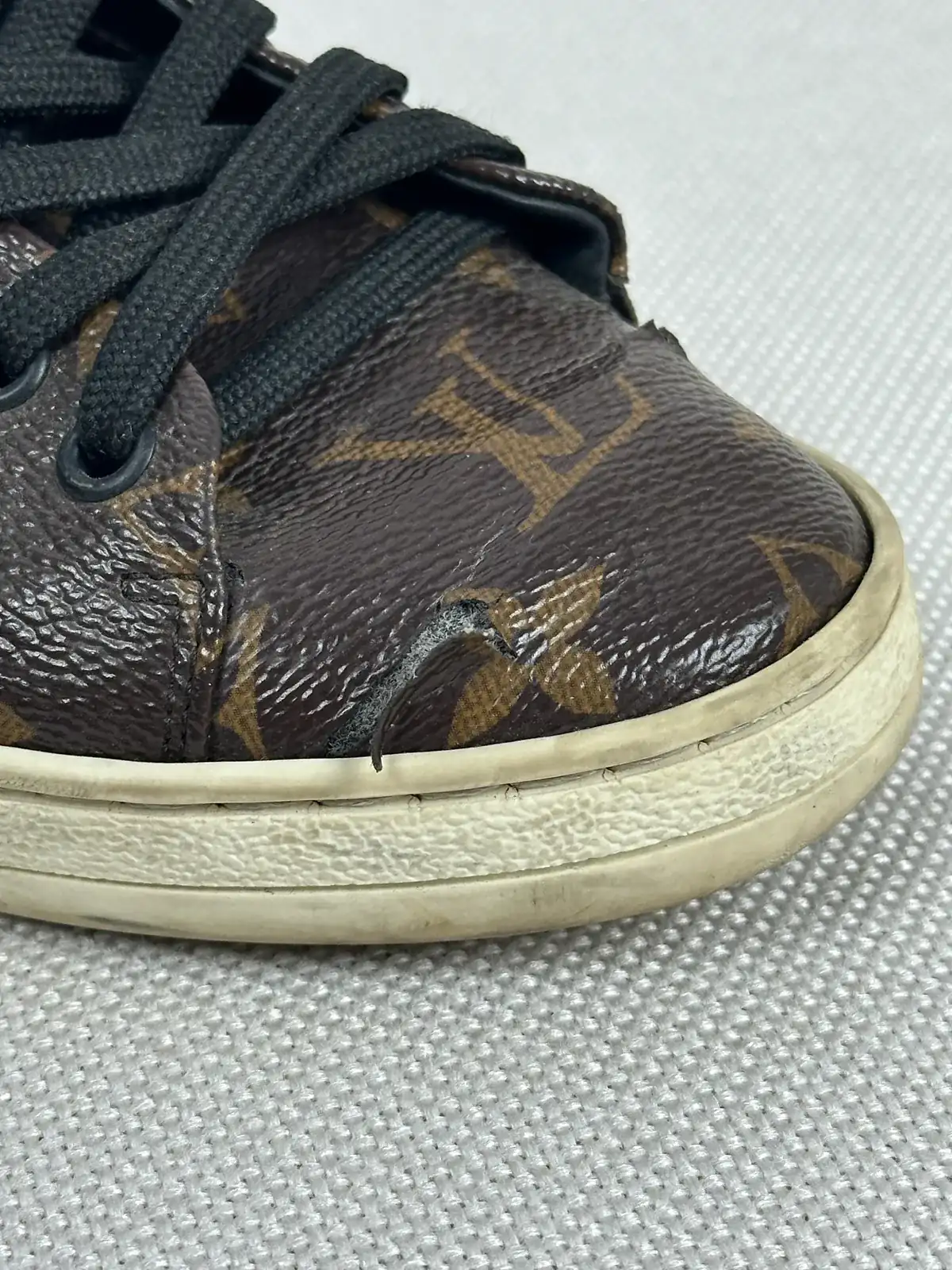 루이비통 스니커즈 가죽교체 before 5