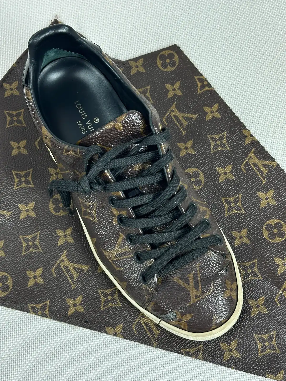 루이비통 스니커즈 가죽교체 before 6