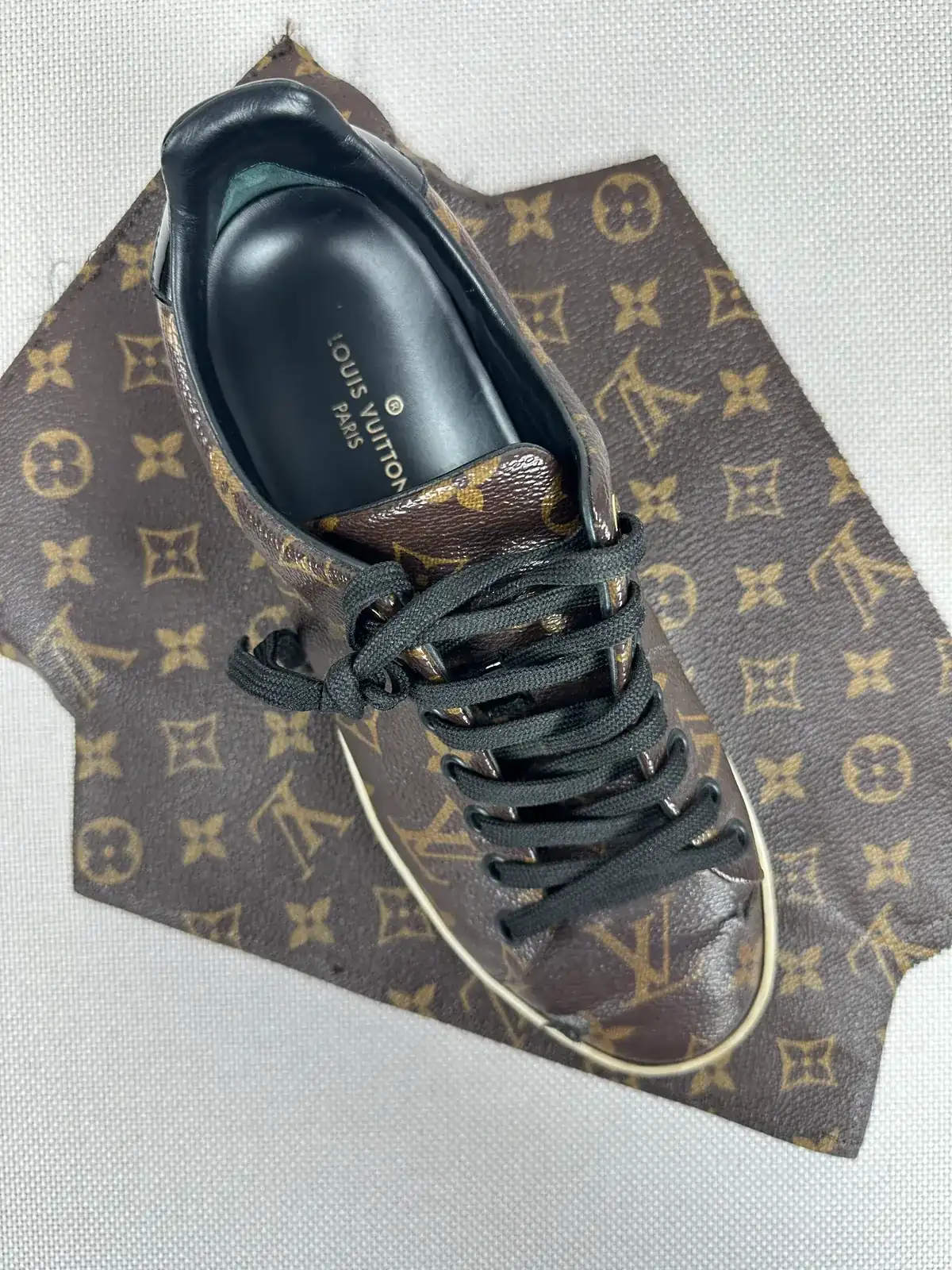 루이비통 스니커즈 가죽교체 before 7