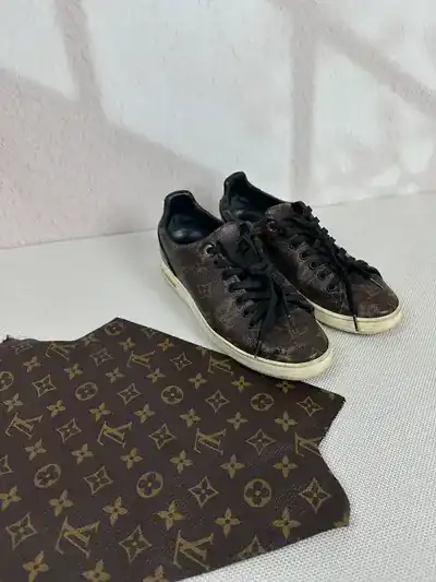 루이비통 스니커즈 가죽교체