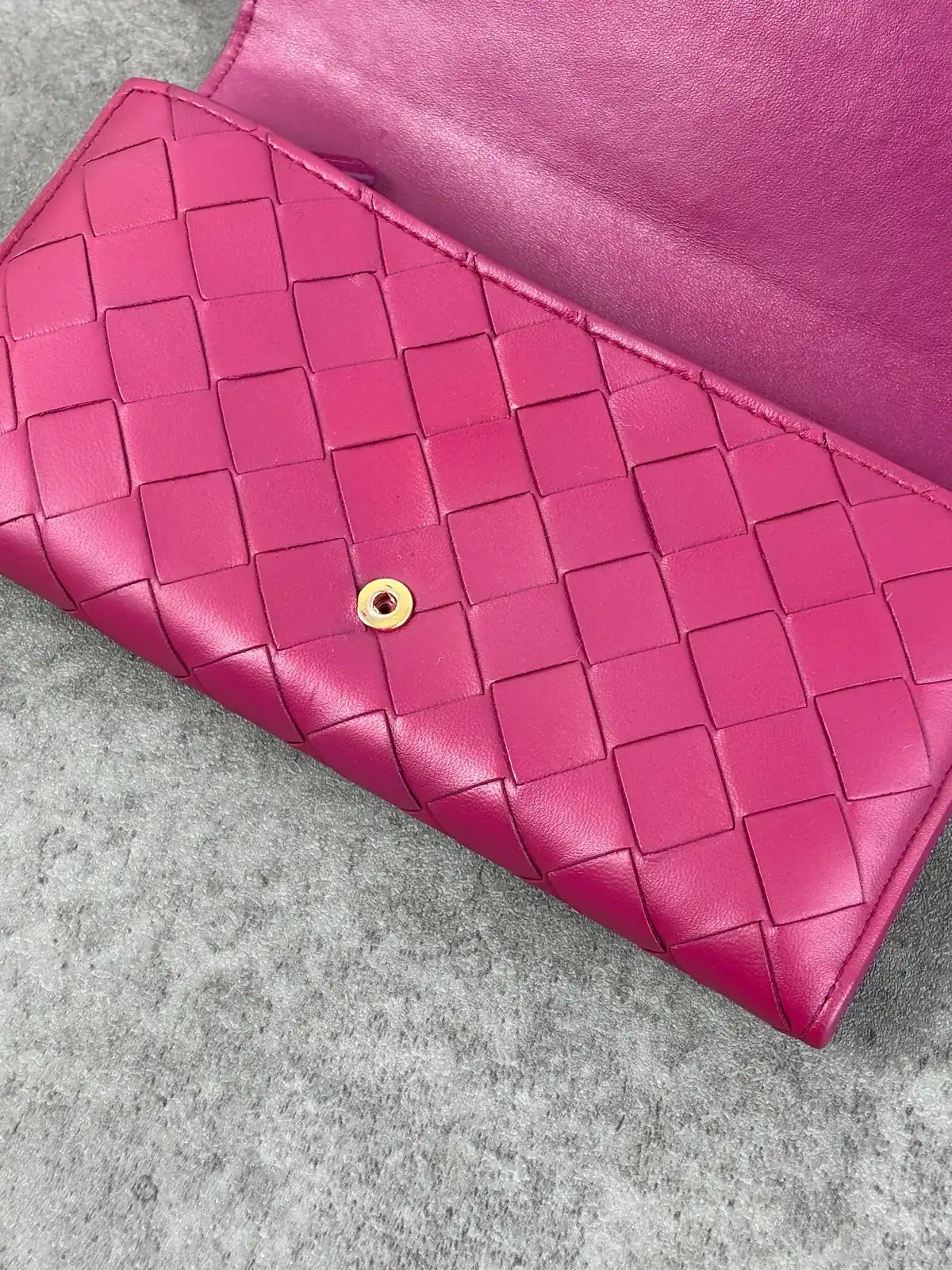 보테가베네타 자주색 물얼룩 염색복원 after 13