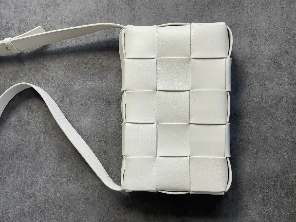 보테가베네타 화이트 타사 재염색 after 10