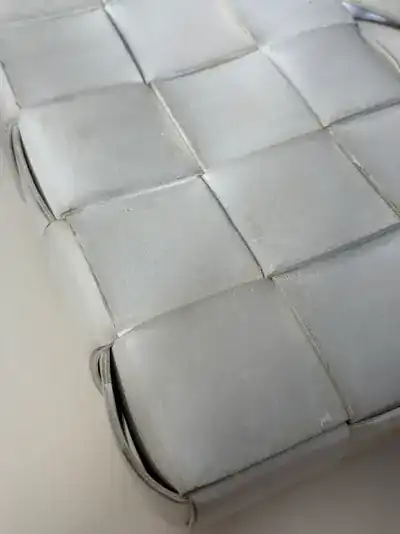 보테가베네타 화이트 타사 재염색