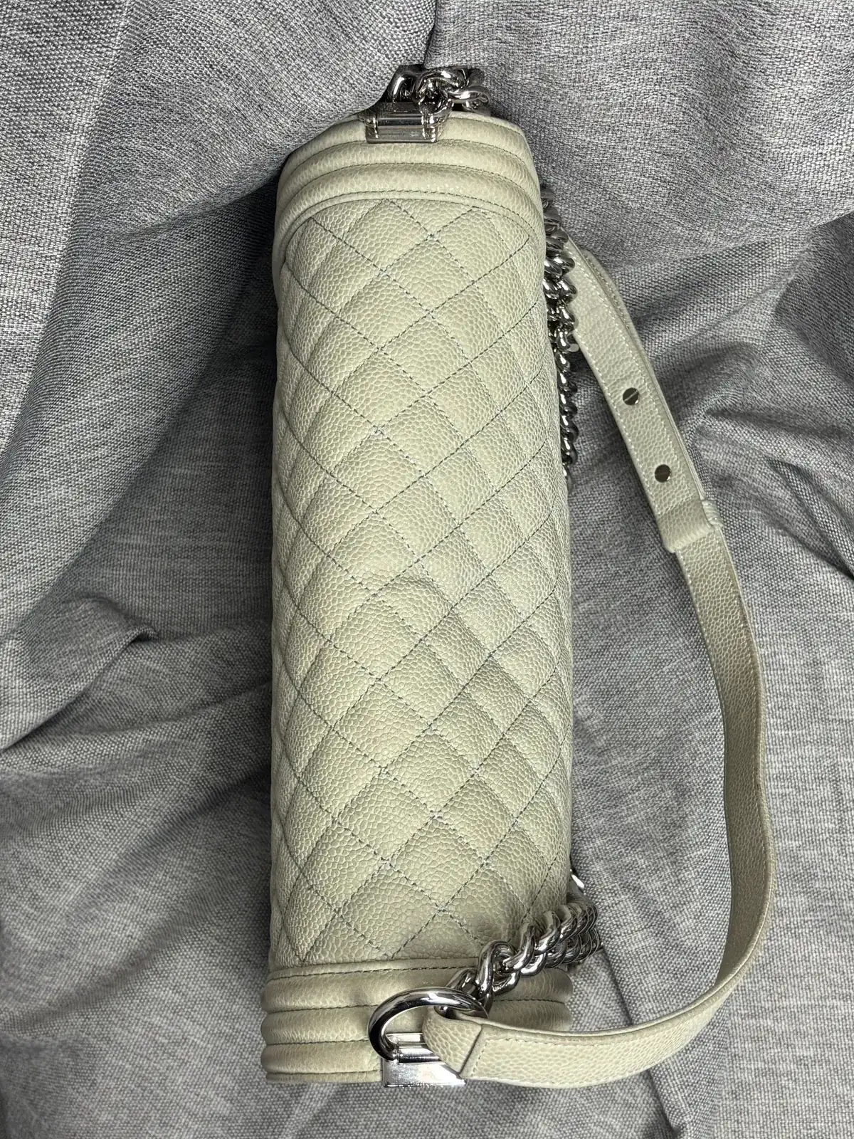 샤넬 보이플랩백 그레이 황변 복원 before 5