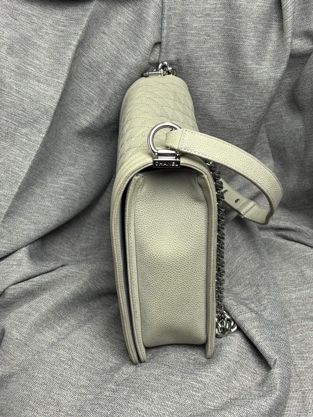 샤넬 보이플랩백 그레이 황변 복원 before 6