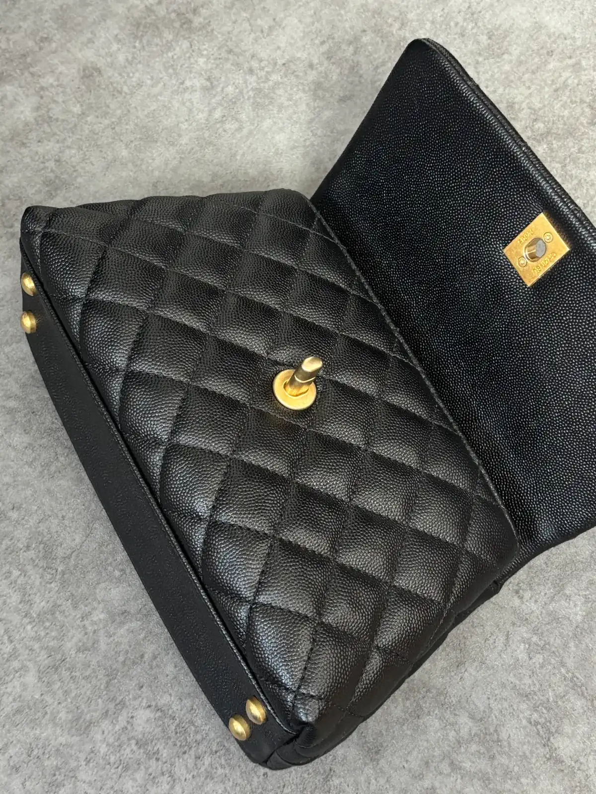 샤넬 캐비어 토트백 블랙염색 after 10