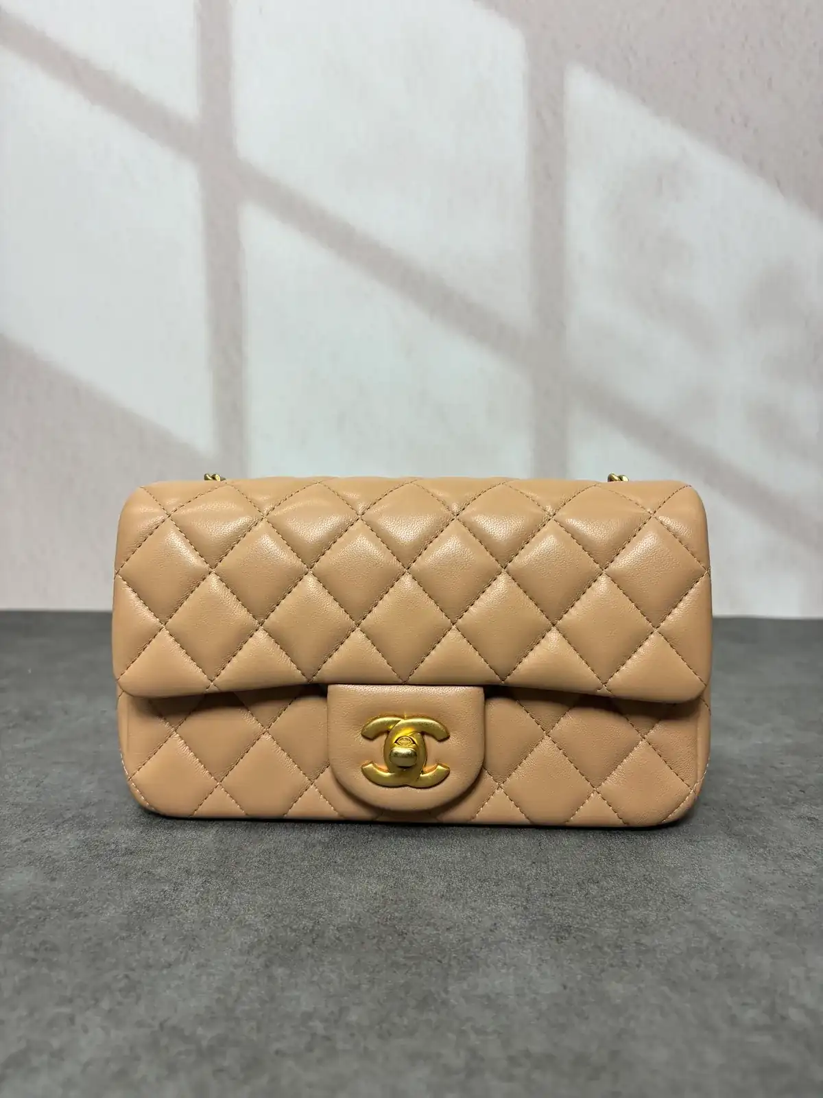 샤넬 클래식 베이지 찍힘 까짐 복원 before 13