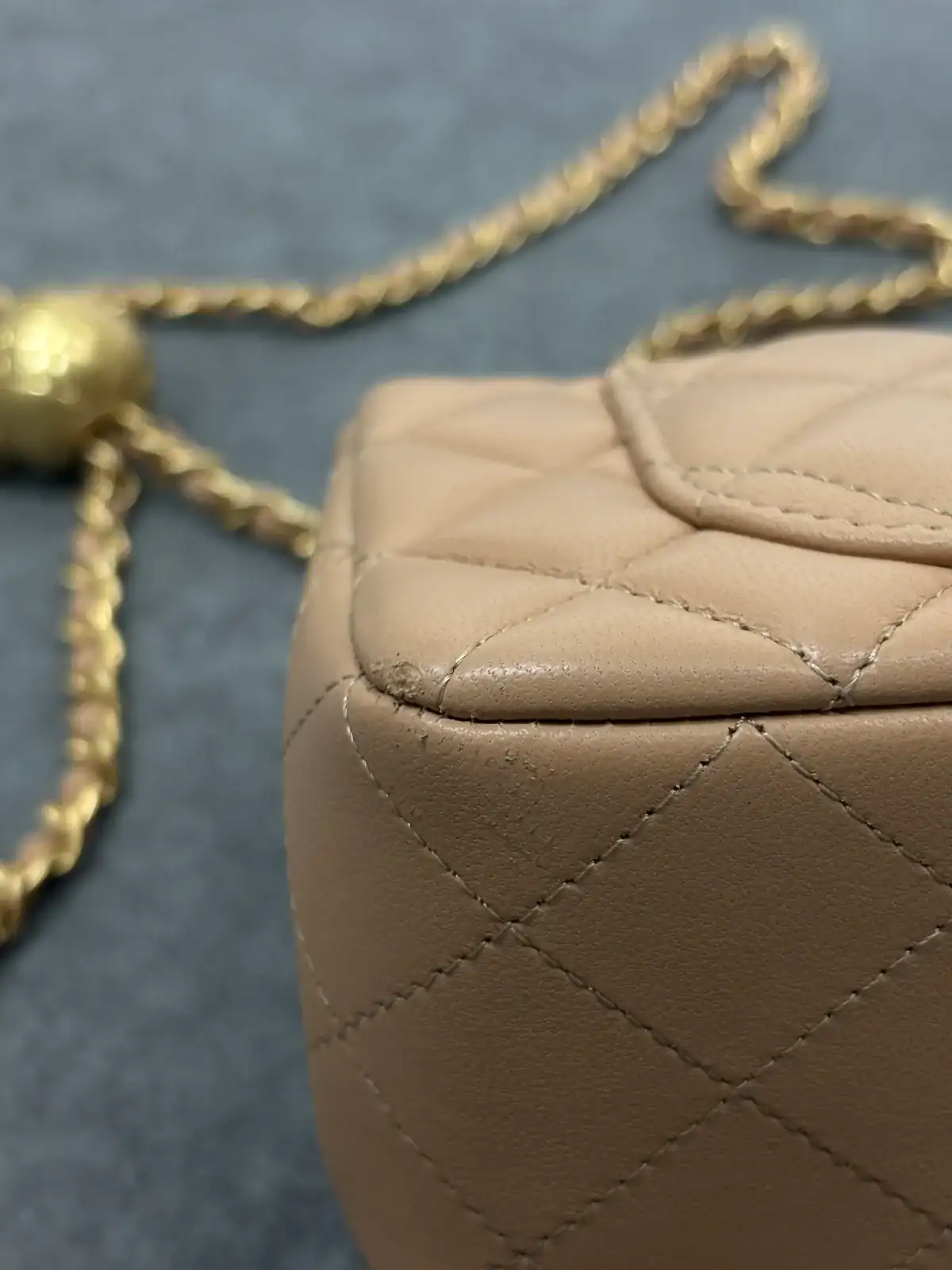 샤넬 클래식 베이지 찍힘 까짐 복원 before 4