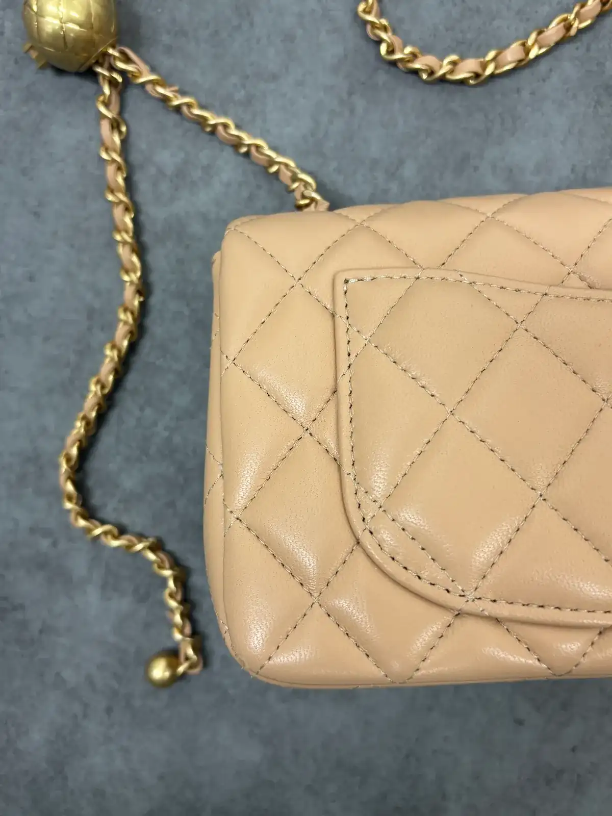 샤넬 클래식 베이지 찍힘 까짐 복원 before 7