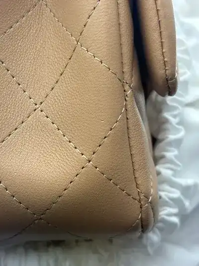 샤넬 클래식 베이지 찍힘 까짐 복원