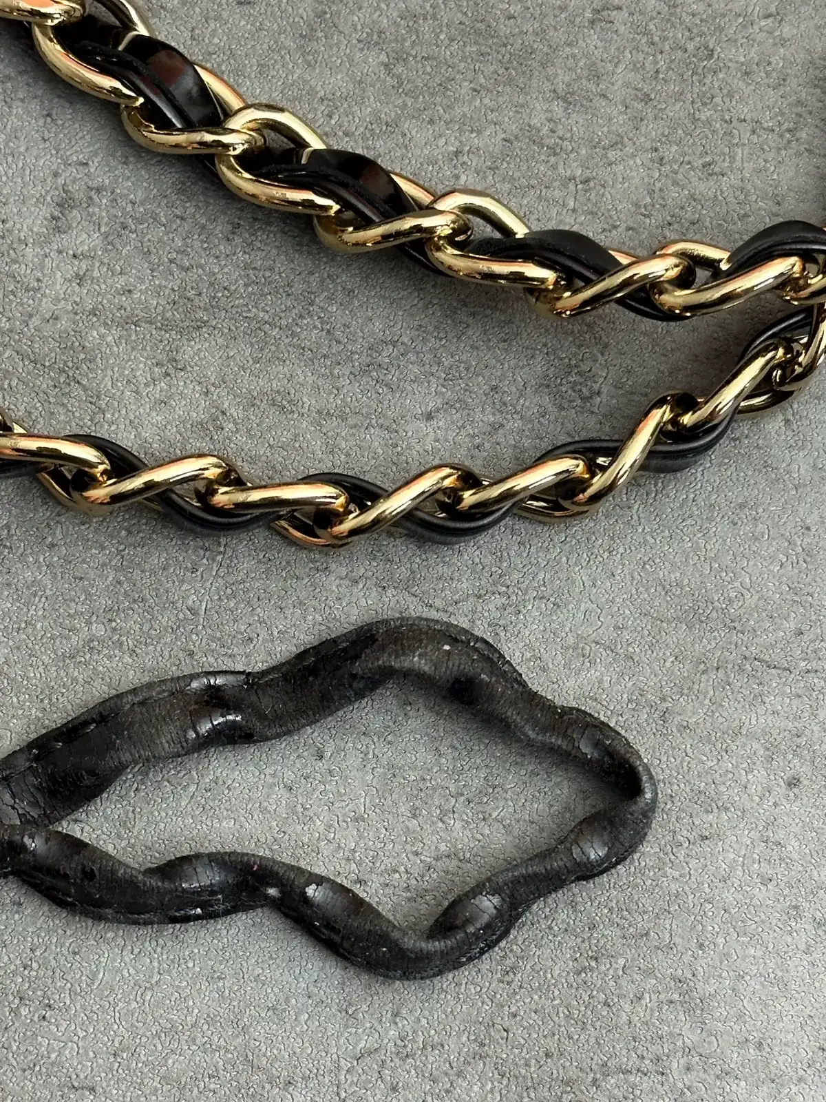 샤넬 페이던트 가죽교체 after 12