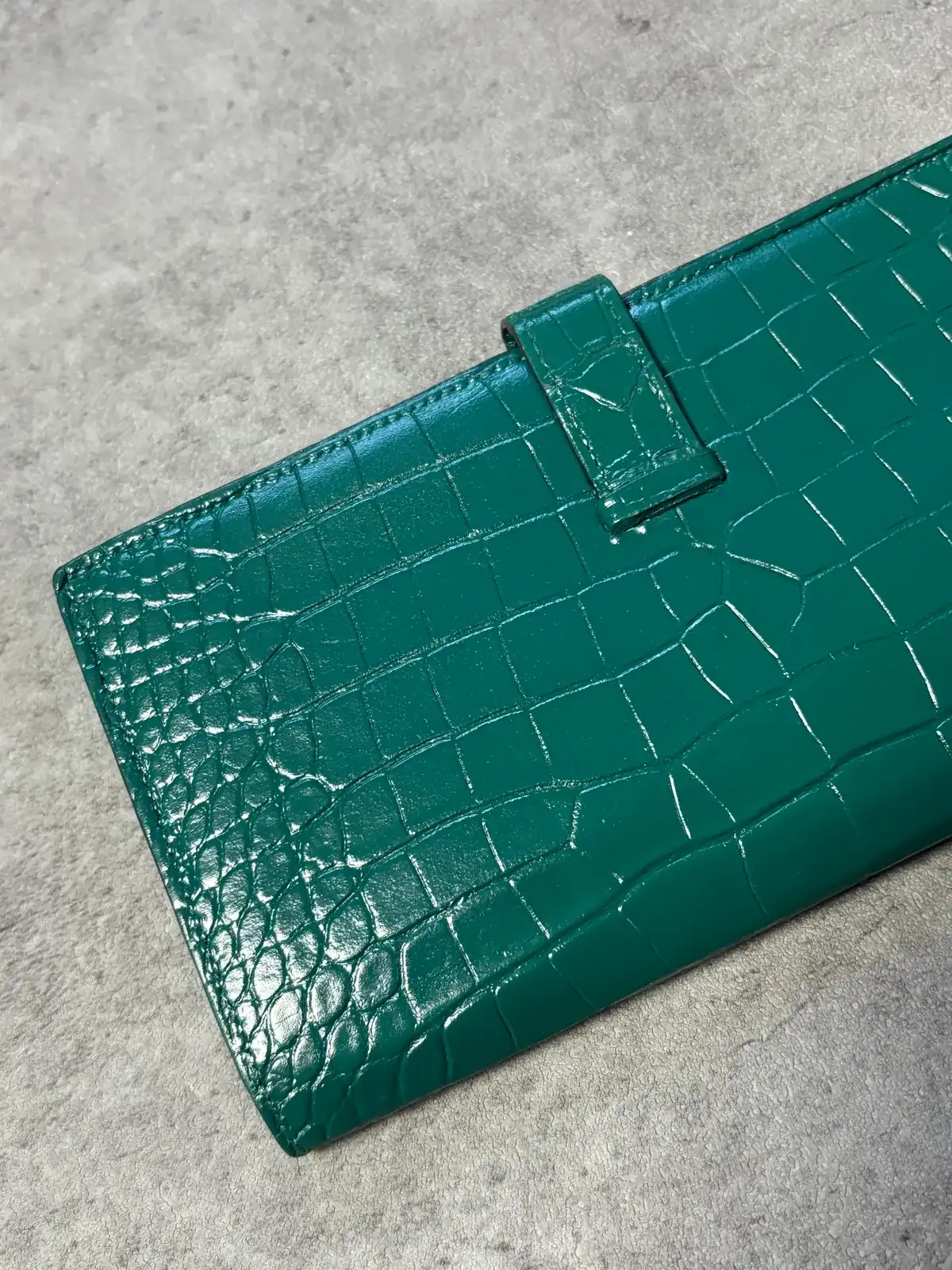 에르메스 베안지갑 그린 악어 타사 재염색 after 24