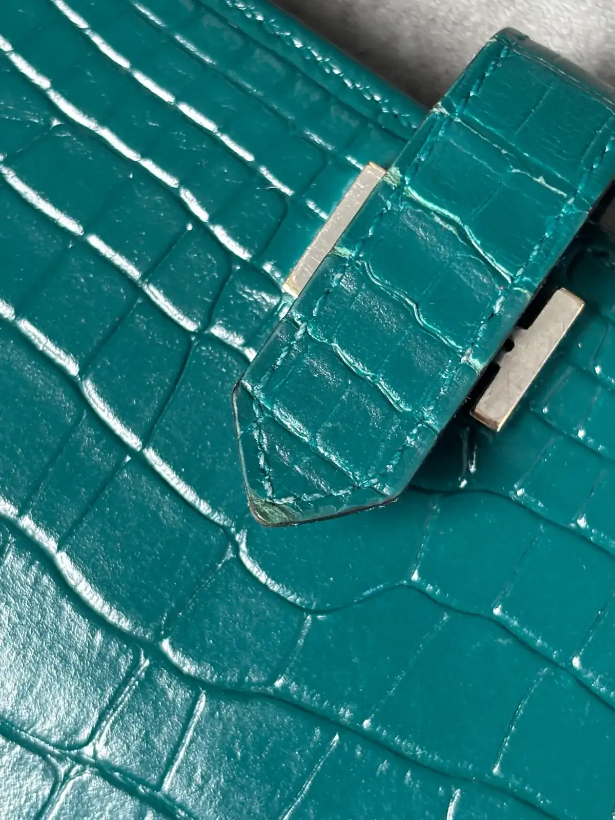 에르메스 베안지갑 그린 악어 타사 재염색 before 15