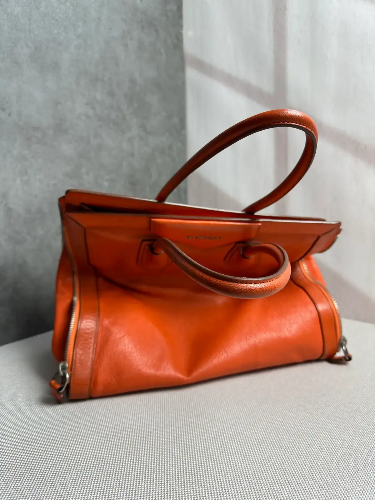 지방시 각 무너짐 복원 before 1