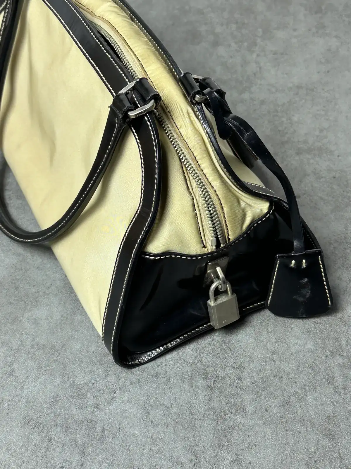 프라다 나일론 블랙염색 before 3