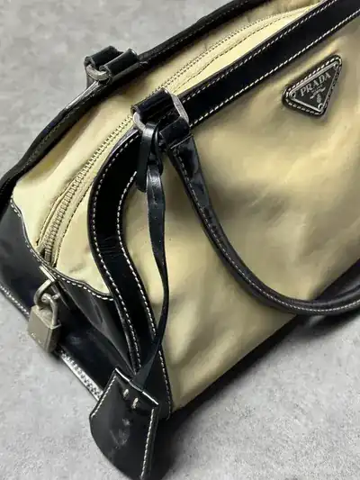 프라다 나일론 블랙염색