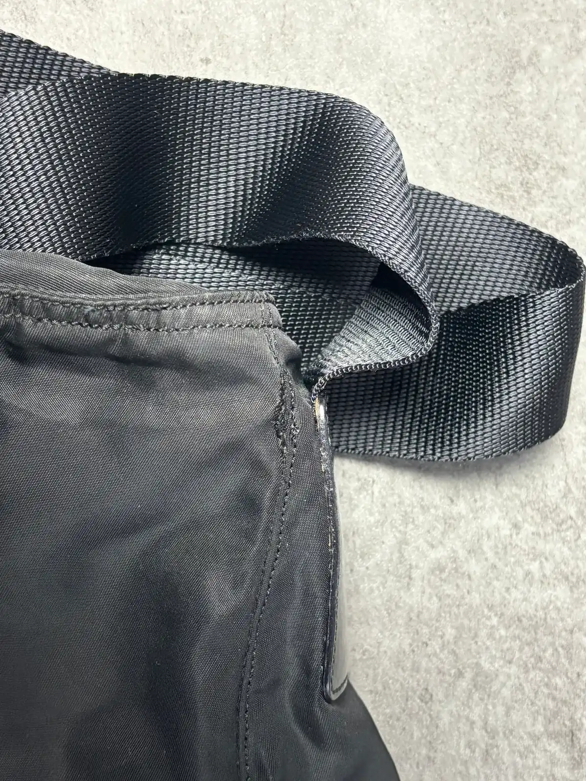 프라다 바이커백 찢어짐 바느질수선 before 5