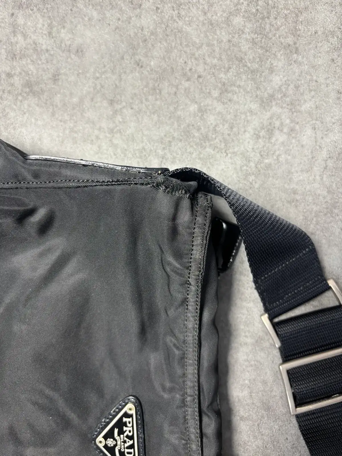 프라다 바이커백 찢어짐 바느질수선 before 6