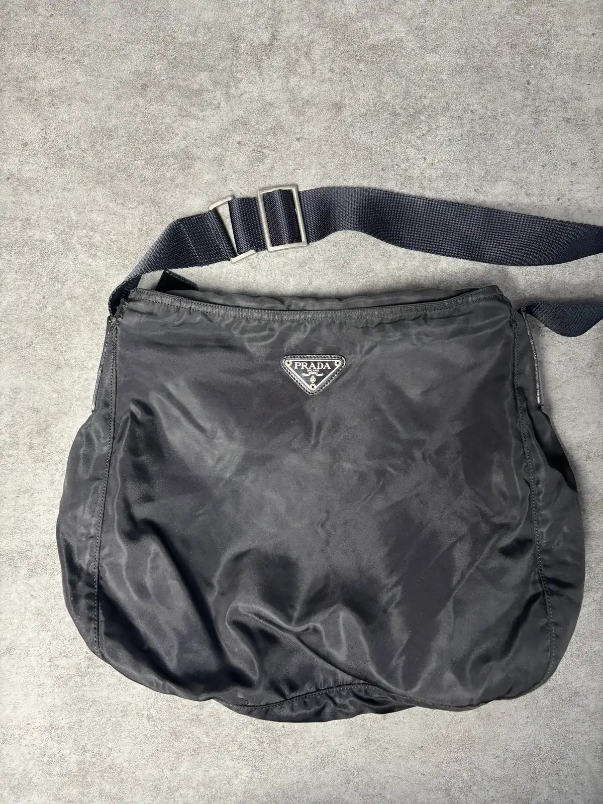 프라다 바이커백 찢어짐 바느질수선 before 9
