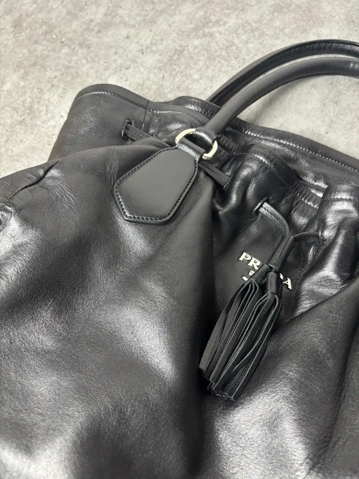 프라다 숄더백 블랙 복원염색, 유약 after 23