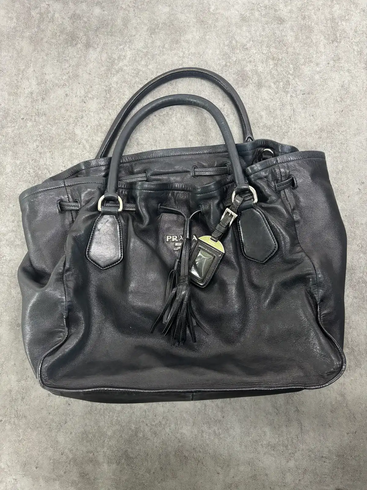 프라다 숄더백 블랙 복원염색, 유약 before 10