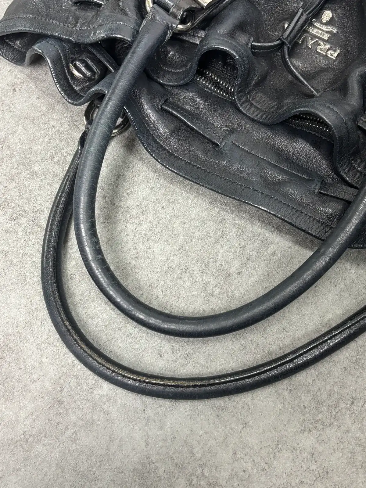 프라다 숄더백 블랙 복원염색, 유약 before 15