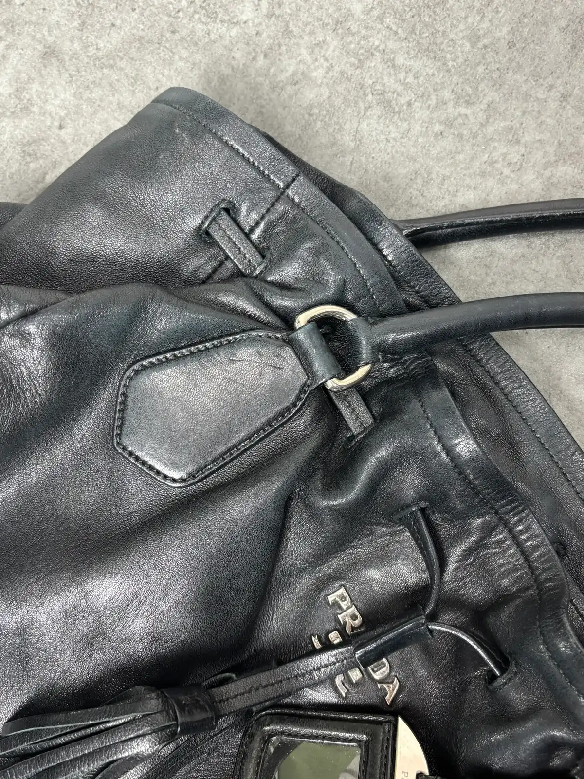 프라다 숄더백 블랙 복원염색, 유약 before 6