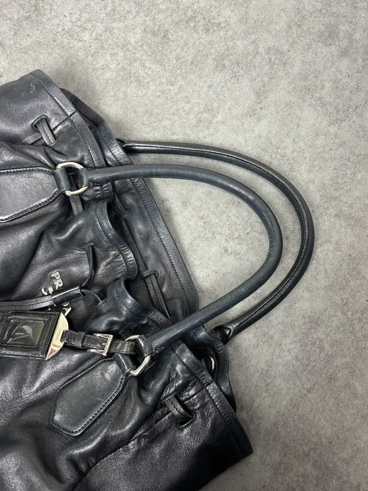 프라다 숄더백 블랙 복원염색, 유약 before 7