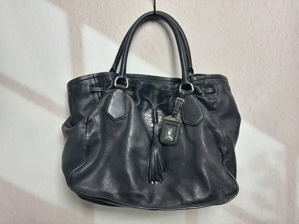 프라다 숄더백 블랙 복원염색, 유약 before 8