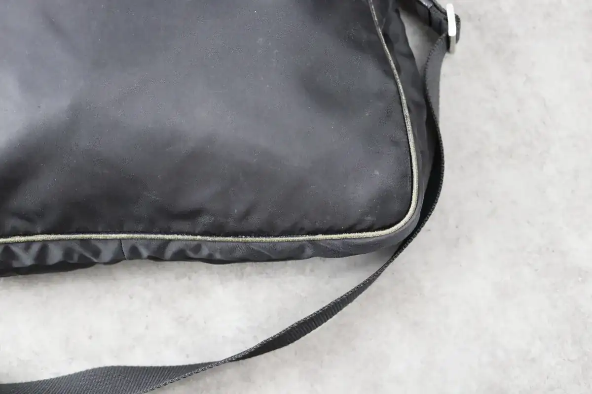 프라다 파이핑가죽 교체 before 11