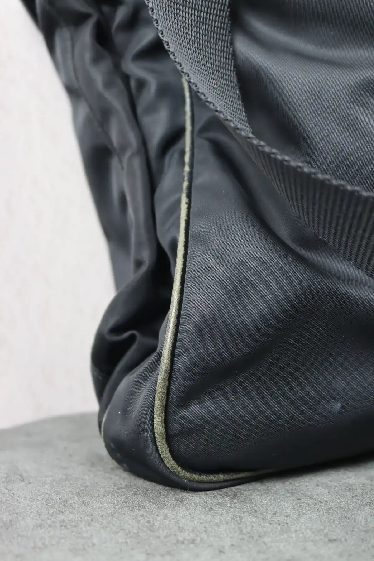 프라다 파이핑가죽 교체 before 4